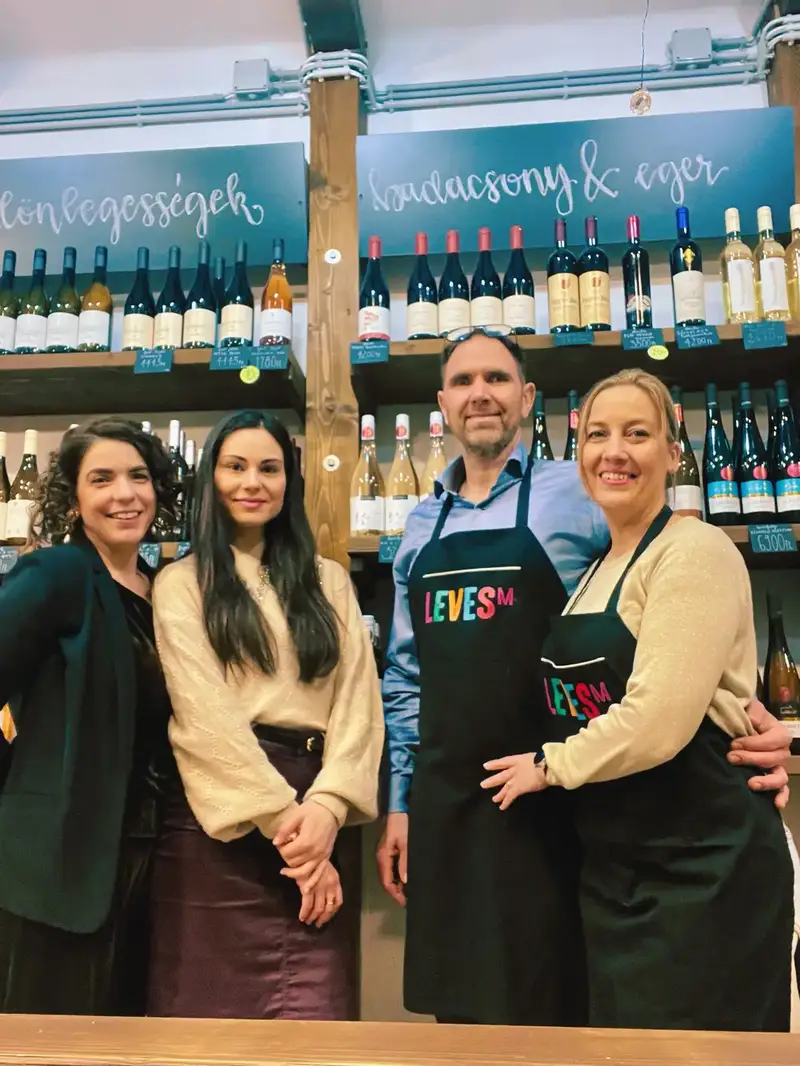 A borh&aacute;z &eacute;s a LevesM csapat